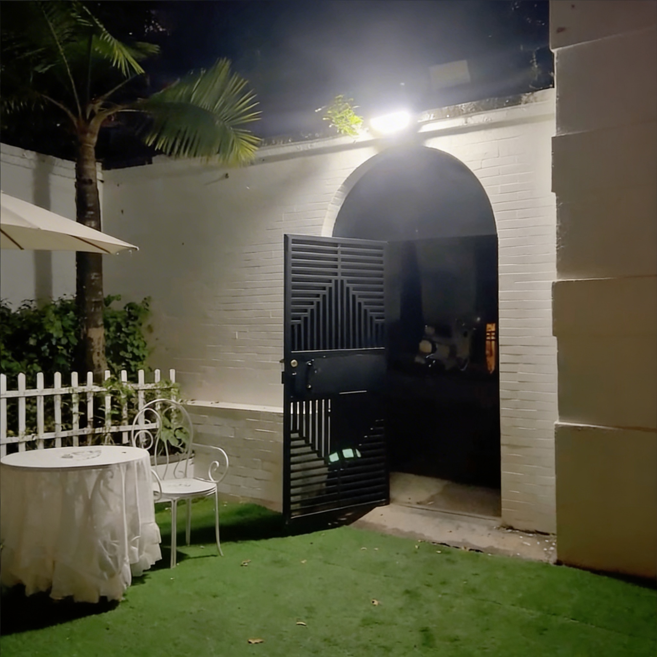 SpotLift™ Wireless Solar Garden Light – Brighten Your Outdoors in Minutes 🌿✨