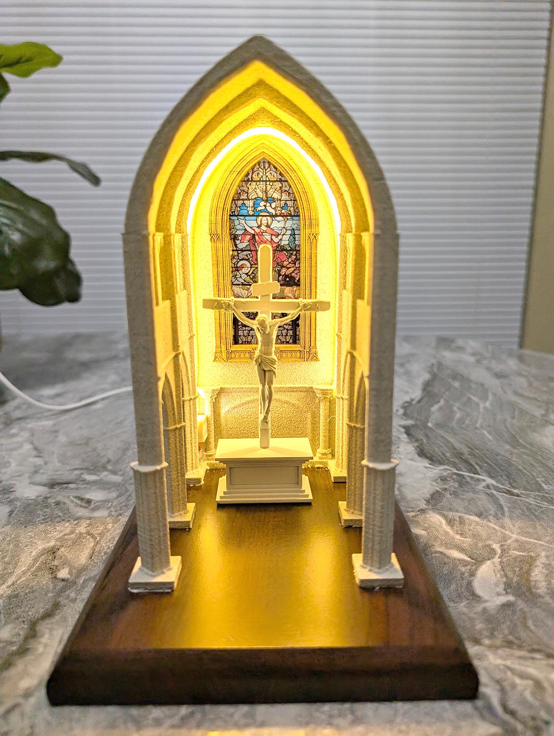 🕊️Mini Church Chapel Lamp – JESUS Crucifix, stained‑glass style