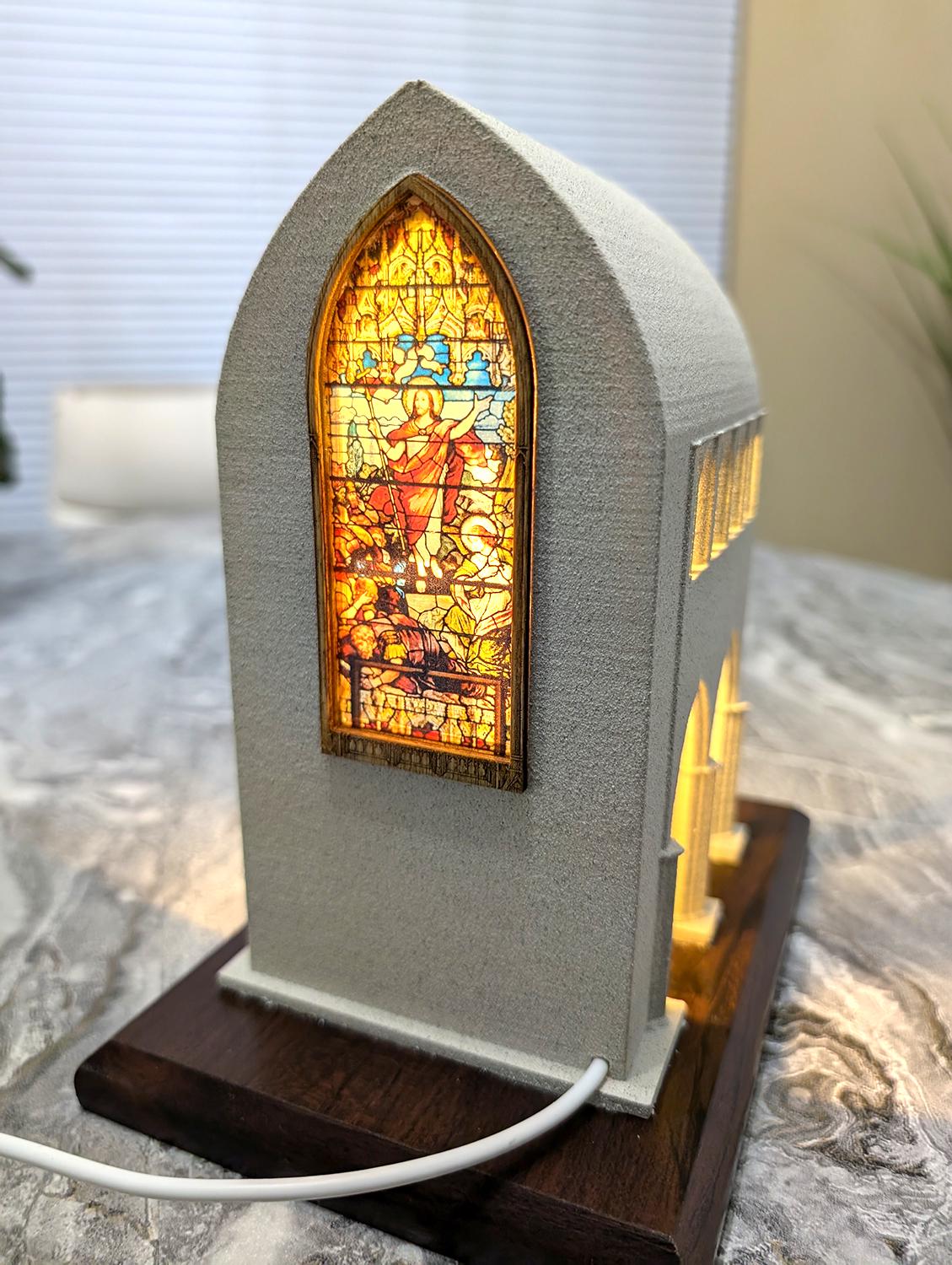🕊️Mini Church Chapel Lamp – JESUS Crucifix, stained‑glass style