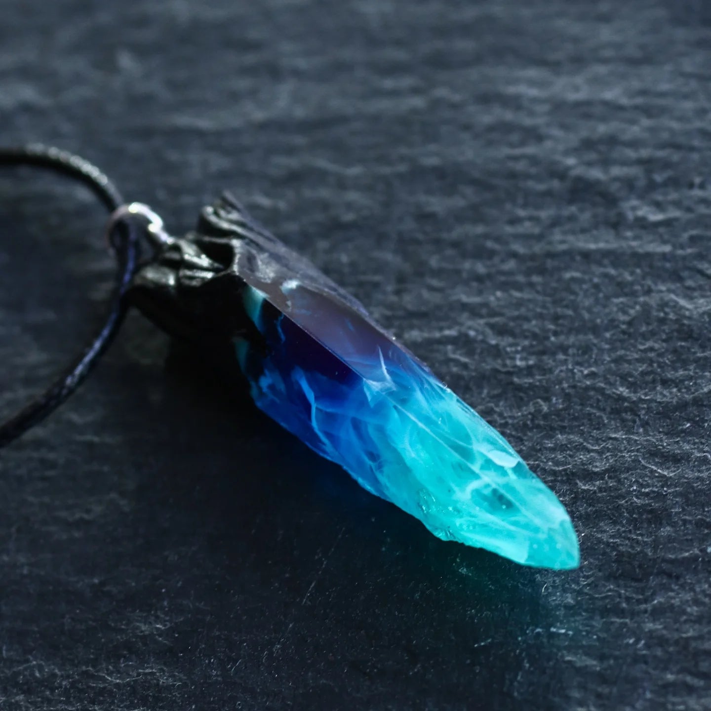 🔥Wood resin pendant Aurora borealis Glow in the dark