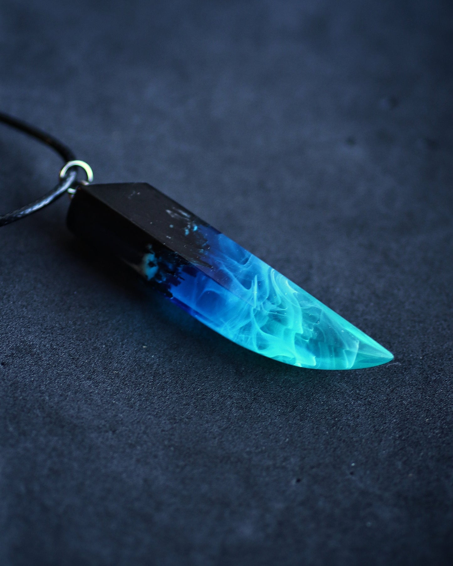 🔥Wood resin pendant Aurora borealis Glow in the dark