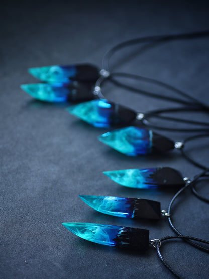 🔥Wood resin pendant Aurora borealis Glow in the dark