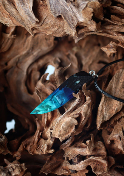 🔥Wood resin pendant Aurora borealis Glow in the dark