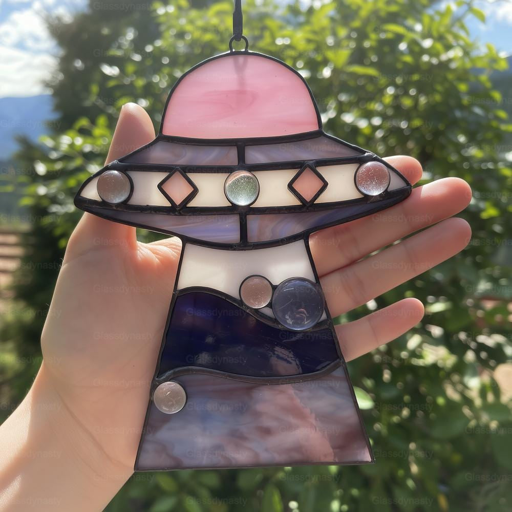 🔥Stained Glass Cat UFO Spaceship Suncatcher: Feline Alien Encounter Mobile
