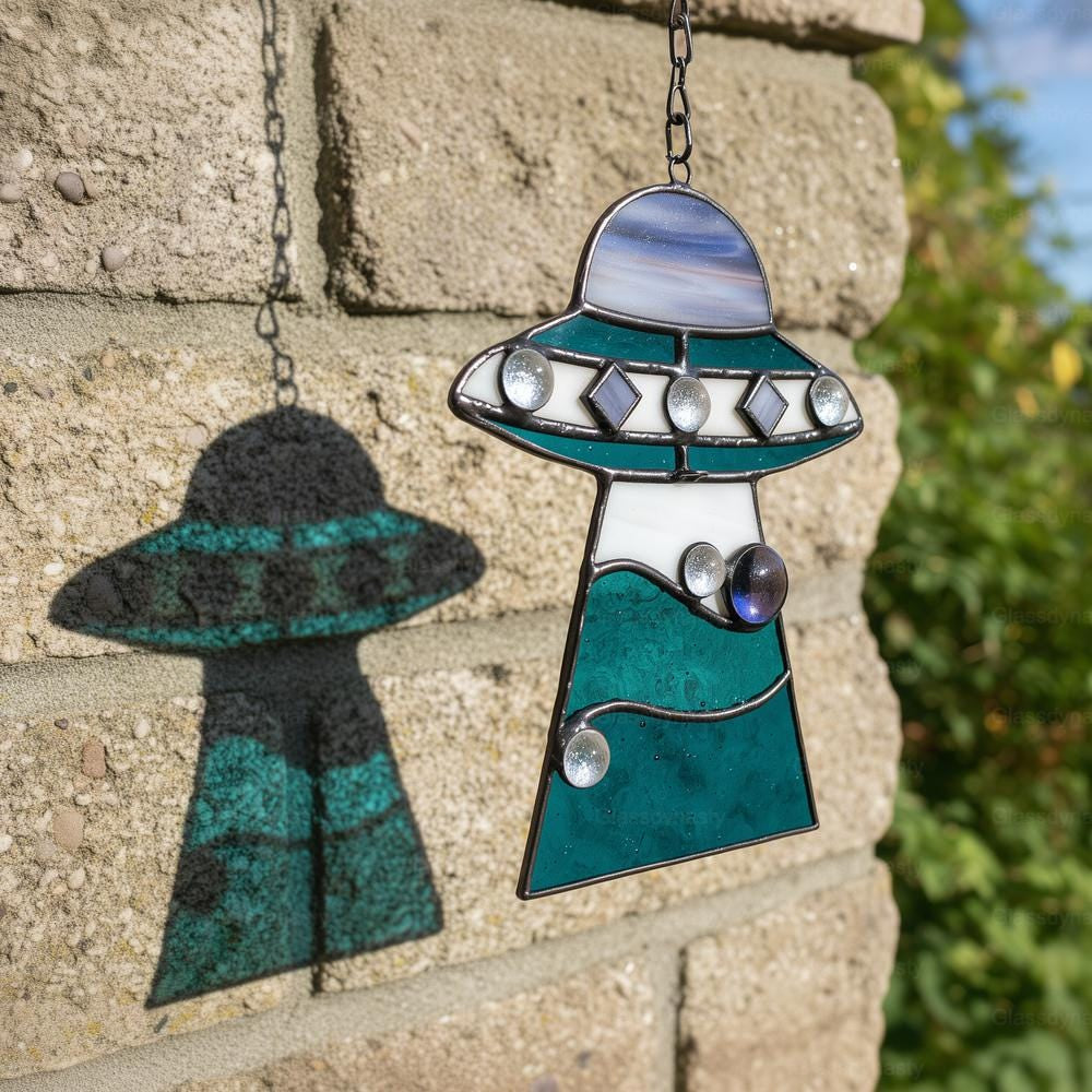 🔥Stained Glass Cat UFO Spaceship Suncatcher: Feline Alien Encounter Mobile
