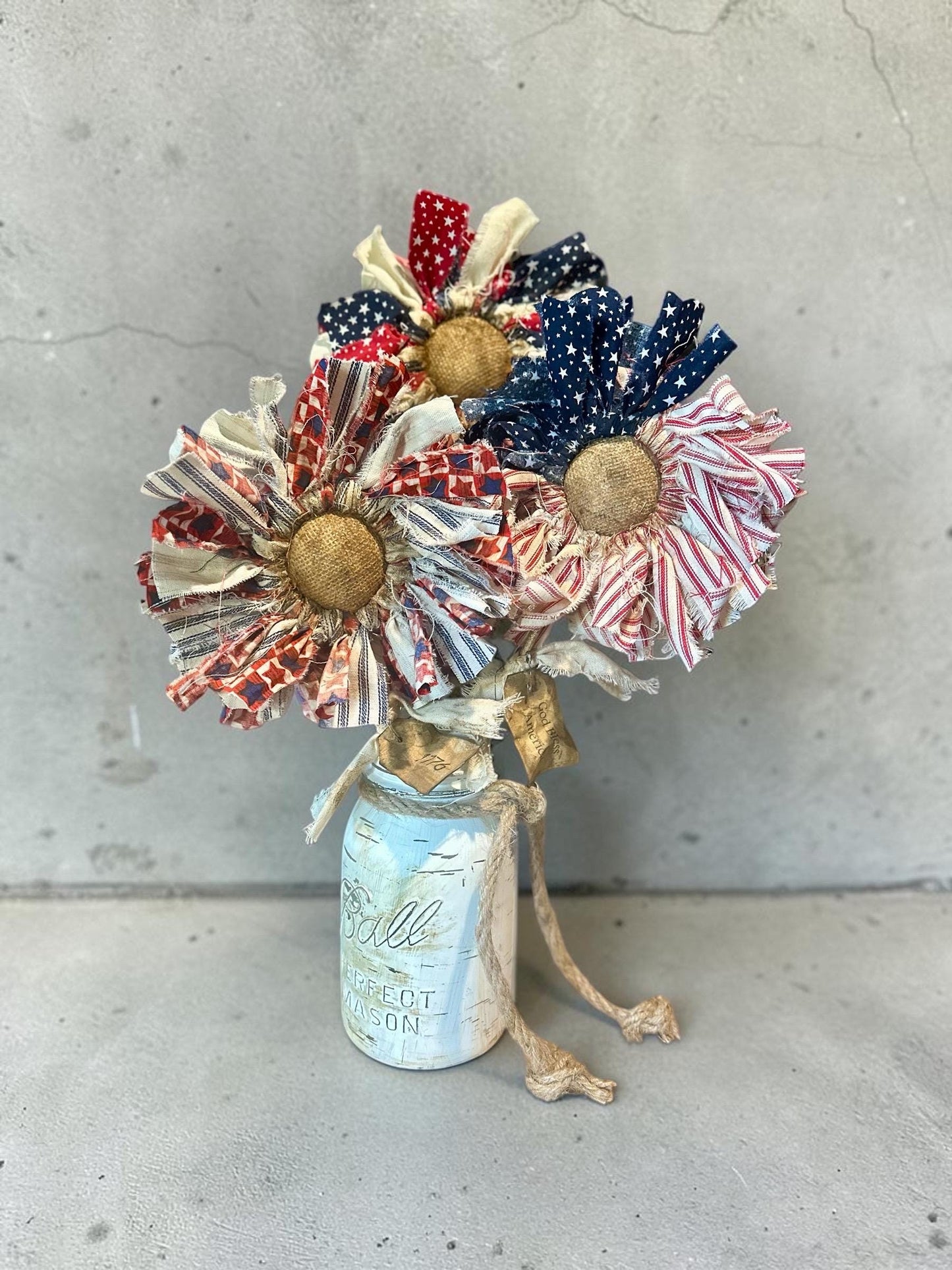 🔥Handmade American Flag Fabric Rag Flowers/250th Fourth Of July Centerpiece Flower Decor